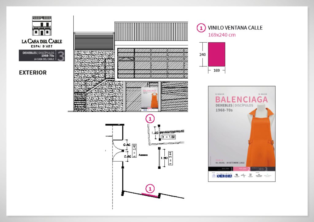 Diseño expositivo del exterior de El siglo de Balenciaga de 2022