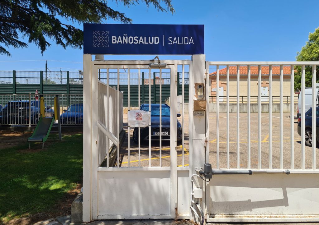 Bañosalud - rótulos exteriores